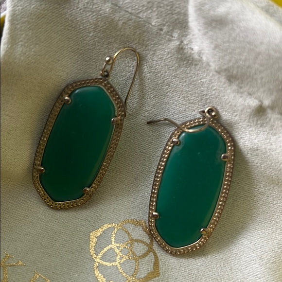 Kendra Scott emerald Elle gold drop earrings - Picture 2 of 2